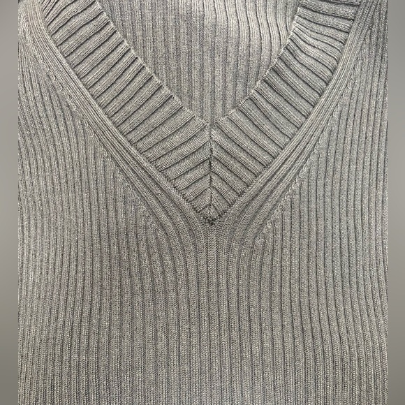 Worthington - Women's V-Neck Elbow Sleeve Pullover Sweater (NWOT) - Picture 5 of 9